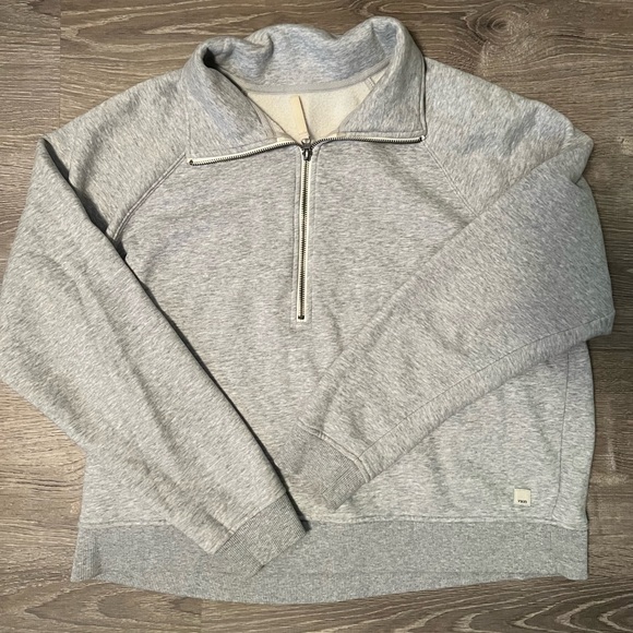 Vuori Tops - Vuori women’s restore hoodie - size L - EUC!